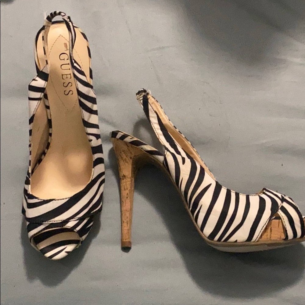 New Never Warn Guess Zebra Heels